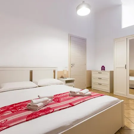 La Marina By Tizzano House *